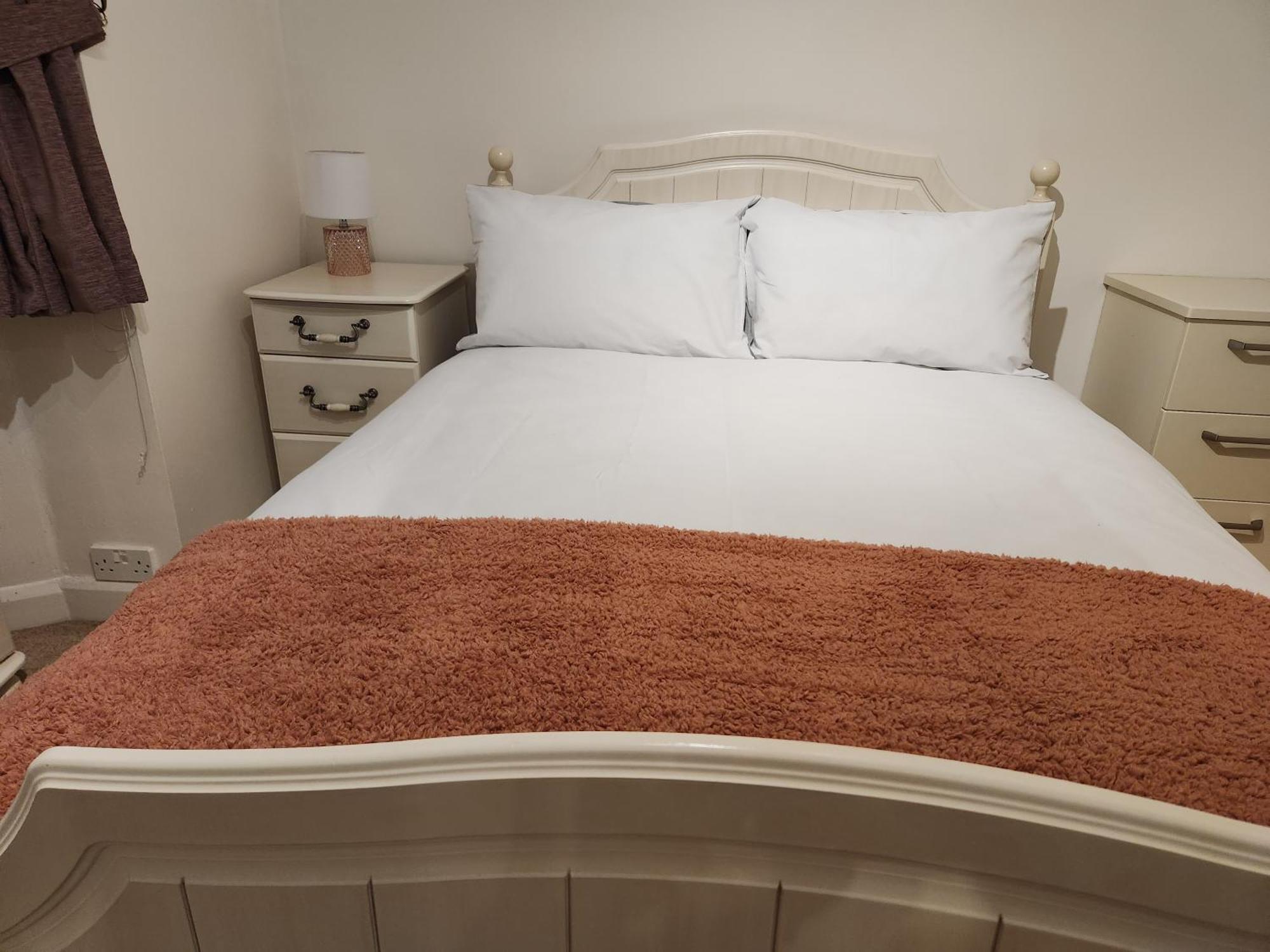 Elmdon House With 4 Spacious Bedrooms To Choose Birmingham Eksteriør billede