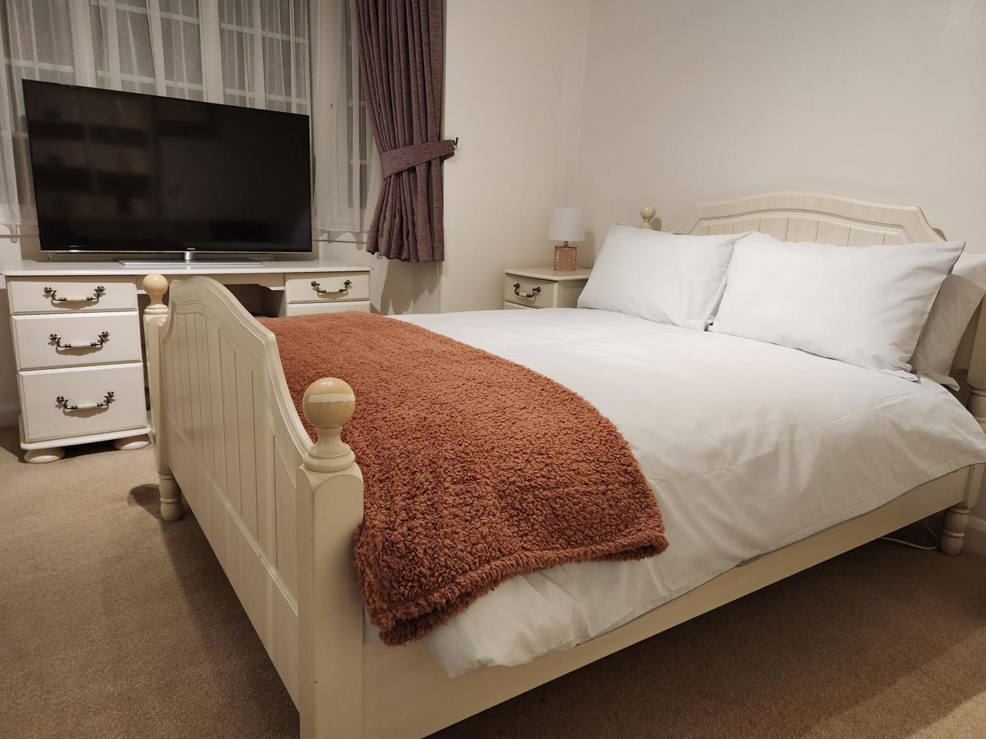 Elmdon House With 4 Spacious Bedrooms To Choose Birmingham Eksteriør billede