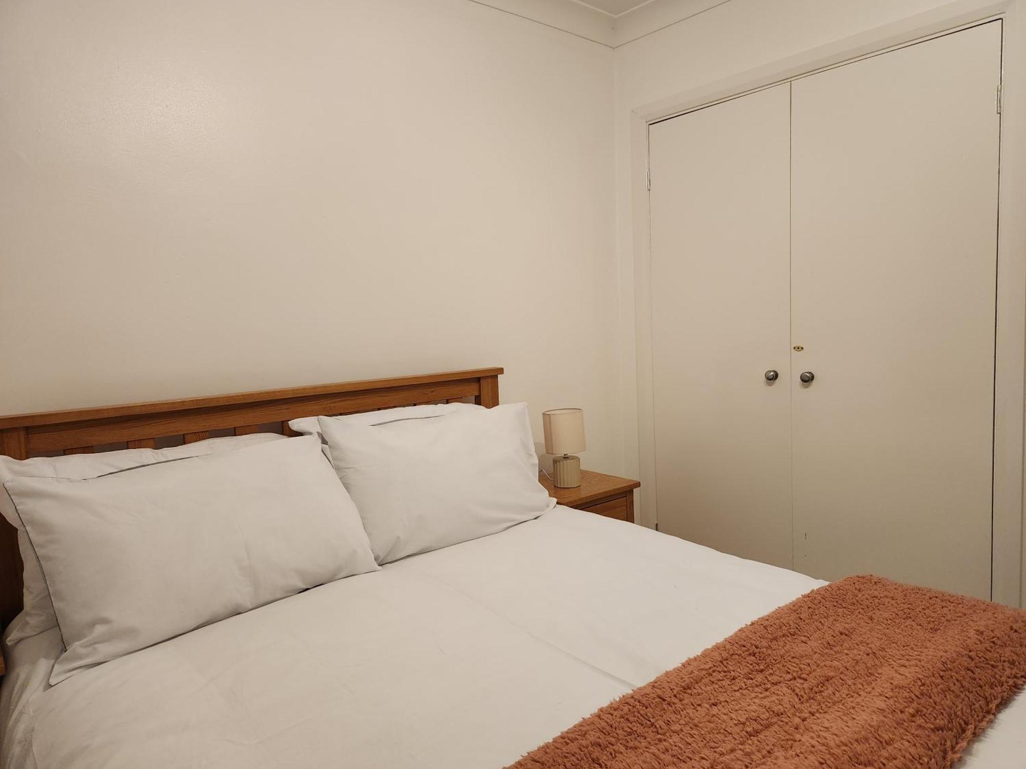 Elmdon House With 4 Spacious Bedrooms To Choose Birmingham Eksteriør billede