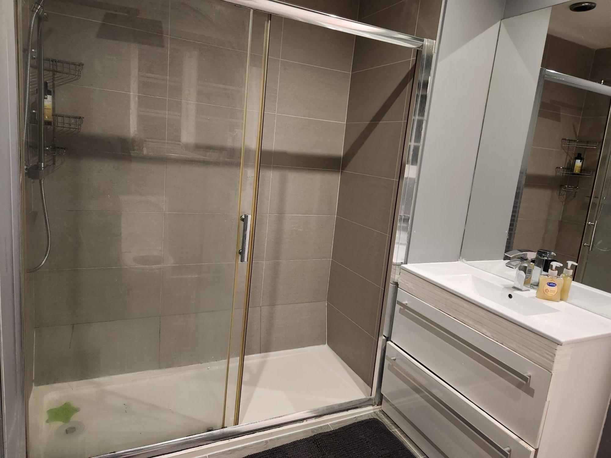 Elmdon House With 4 Spacious Bedrooms To Choose Birmingham Eksteriør billede