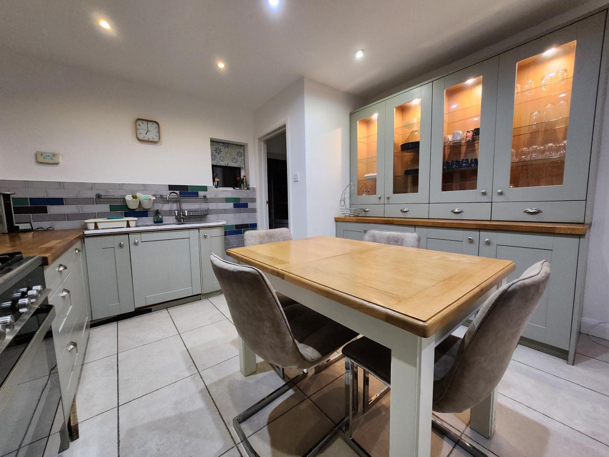 Elmdon House With 4 Spacious Bedrooms To Choose Birmingham Eksteriør billede