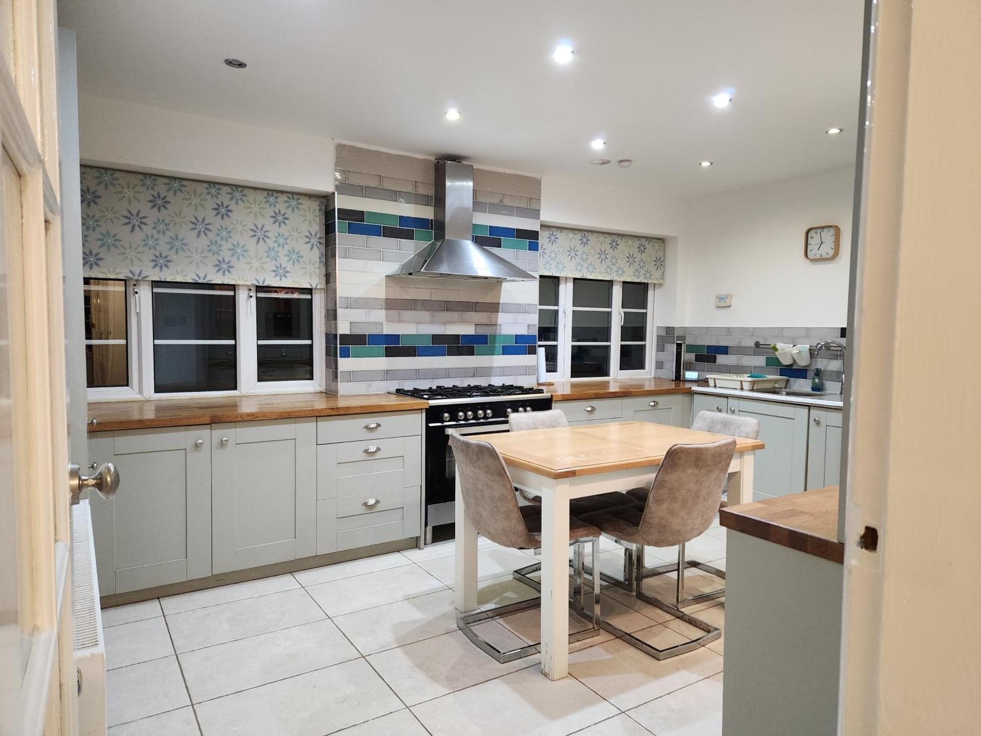 Elmdon House With 4 Spacious Bedrooms To Choose Birmingham Eksteriør billede