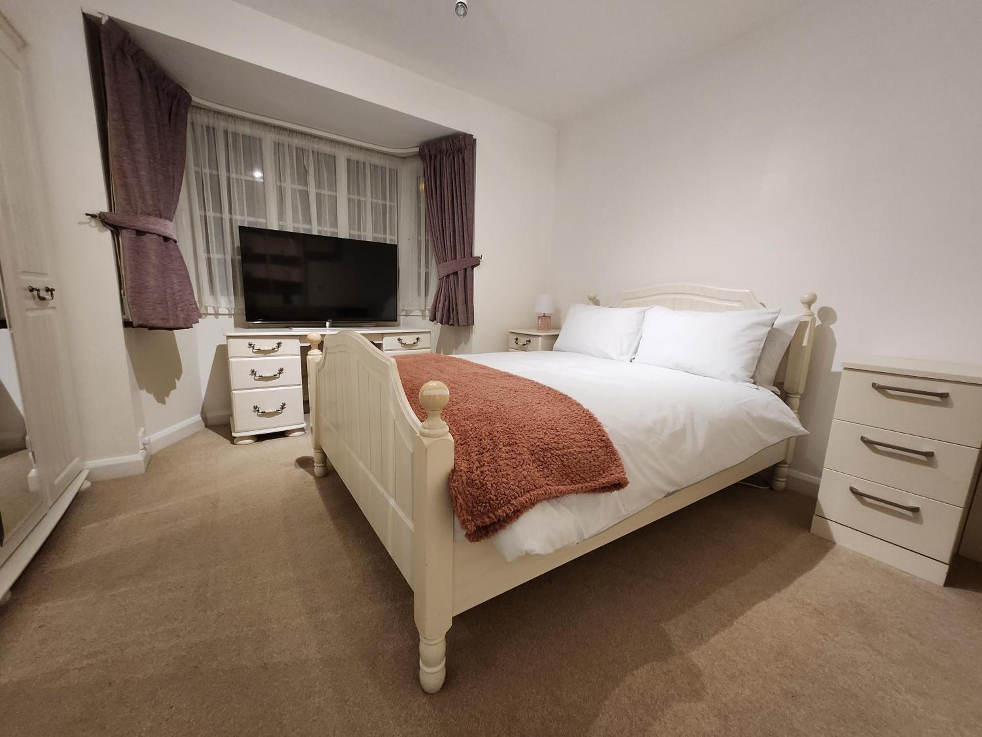 Elmdon House With 4 Spacious Bedrooms To Choose Birmingham Eksteriør billede