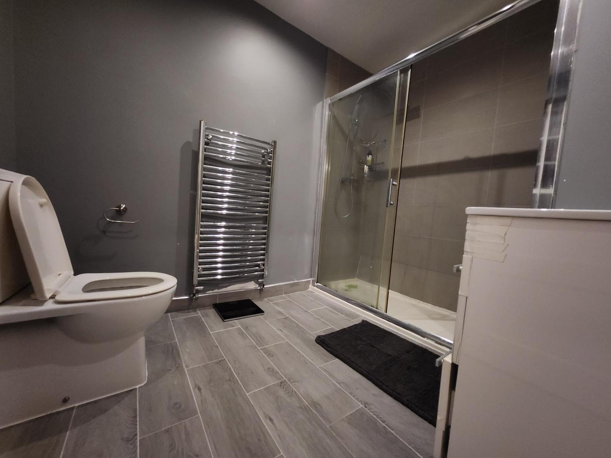 Elmdon House With 4 Spacious Bedrooms To Choose Birmingham Eksteriør billede